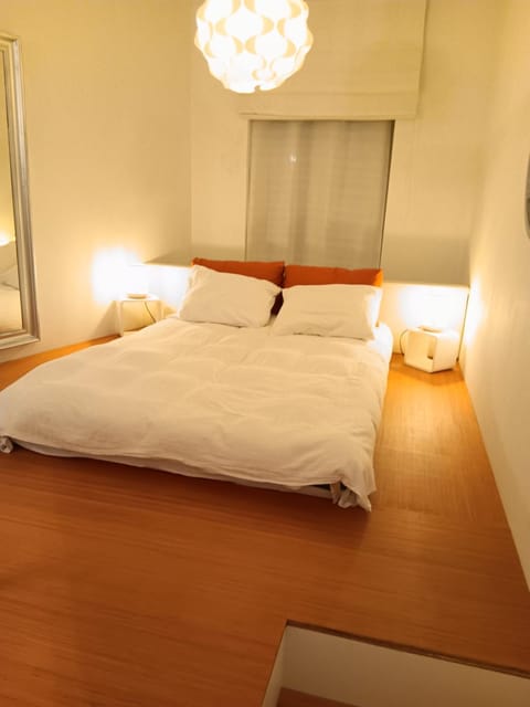 The Luxury White Suite Condo in Charleroi