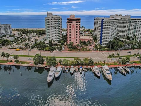 Charming Ocean View Condo Beach Service 516 Apartamento in Miami Beach