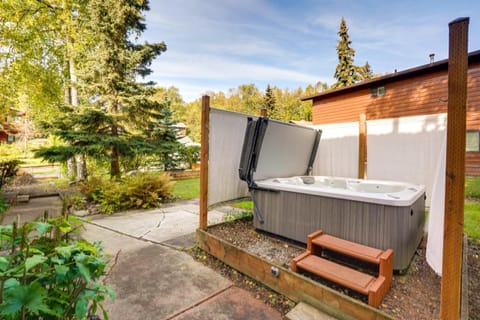 Charming Anchorage Home with Private Hot Tub! House in Anchorage