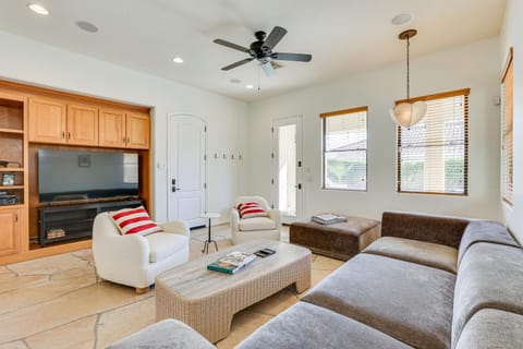 WFH-Friendly Goodyear Home with Private Hot Tub! Casa in Goodyear