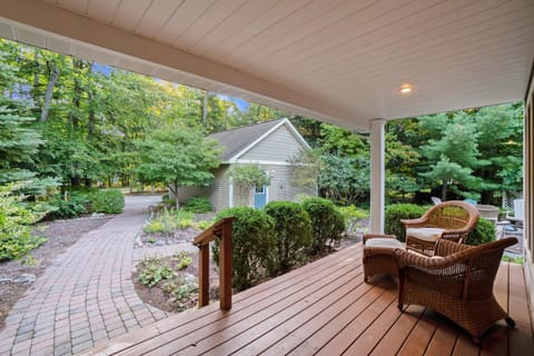 Between the Lakes Casa in Glen Arbor