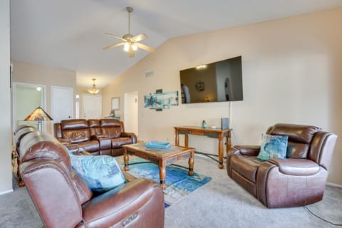 Family-Friendly Peoria Home with Pool and Fire Pit! House in Glendale