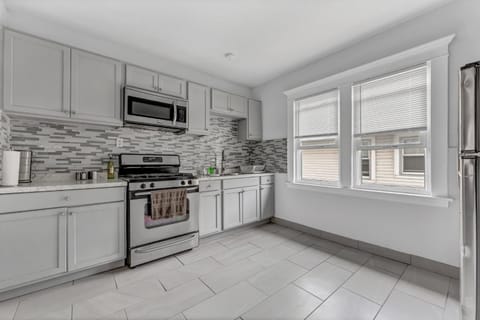 Brand New Renovated 3 Bed House Casa in Buffalo