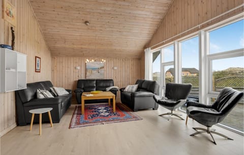 Gorgeous Home In Ringkbing With Kitchen Haus in Søndervig