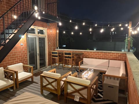 Modern Townhome With King Suite & Private Patio Casa in Bucktown