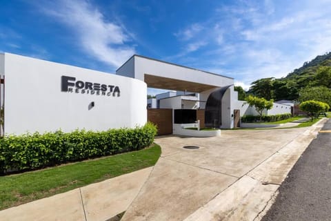 Foresta Mountain View Apartment in Jaco
