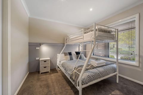 Grevillea Gardens Unit 4 Apartment in Porepunkah