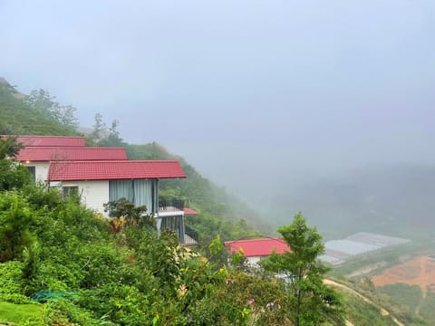 Property building, Natural landscape, Mountain view