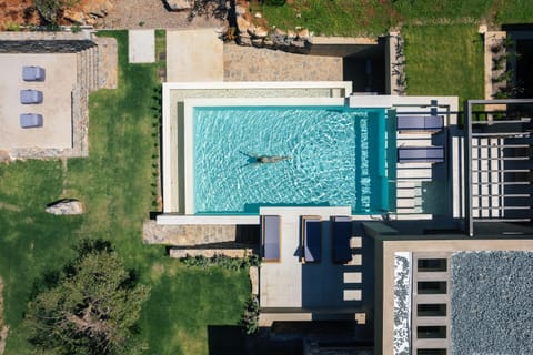 Property building, Bird's eye view, Swimming pool