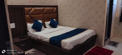 HOTEL PLUTUS Hotel in Lucknow