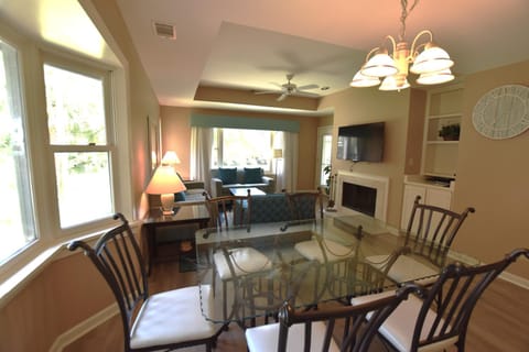 Living room, Dining area