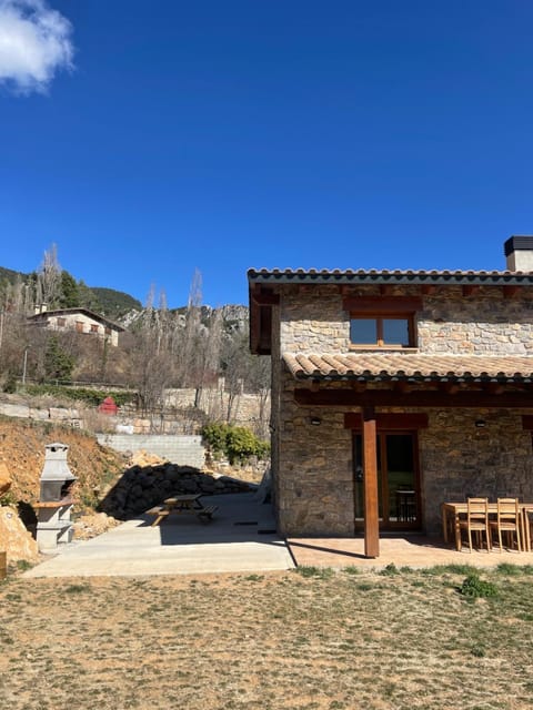 Casa de les Escoles, Espinalbet - ALBERGA Chalet in Berguedà