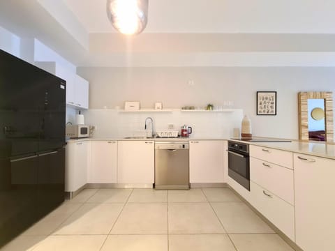 Kitchen or kitchenette, dishwasher, minibar, pet friendly, stove