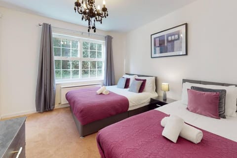 Stunning 2-Bed Apartment in Grays Condominio in Grays
