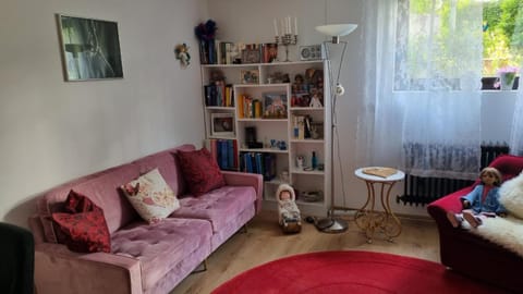 Library, Living room, Seating area