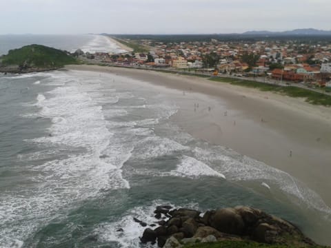 Apto 2 quartos, 8 Pessoas. prox. das praias. Apartment in São Francisco do Sul