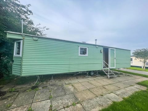 Lovely 8 Berth Caravan, Only A Short Drive To Skegness Beach Ref 33012b Campground/ 
RV Resort in Skegness