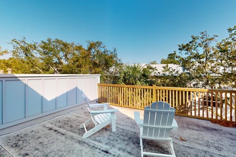 Oak Terrace House in Saint Simons Island