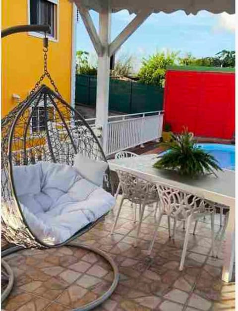 Appartement d'une chambre avec piscine privee jardin clos et wifi a Les Abymes Apartment in Les Abymes