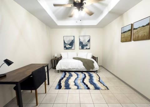 Chic, Quiet 2BR 2BA Near Shops & Restos! Apartment in McAllen