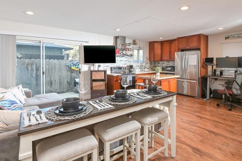 Living room, Dining area, kitchen