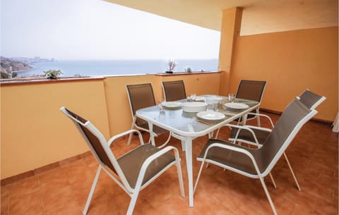 Amazing Apartment In Fuengirola-carvajal With 2 Bedrooms, Wifi And Outdoor Swimming Pool Condominio in Fuengirola