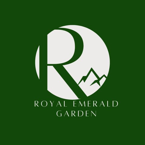 KIRAKU TSURU Niseko3BDRM Royal emerald garden 1 Condo in Niseko
