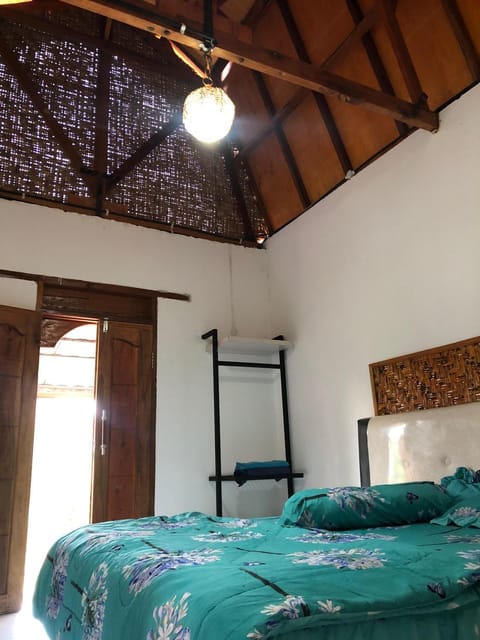 Rara Guest House Bed and Breakfast in Pujut