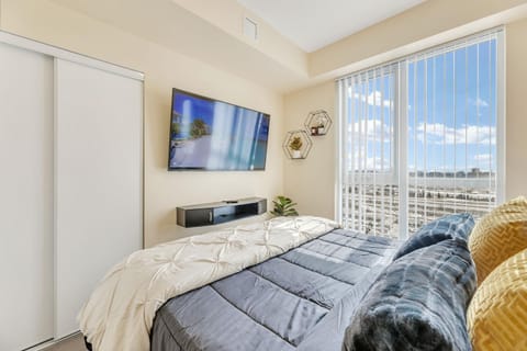 Luxurious Modern and Cozy Condo with U/G Parking Copropriété in Vaughan