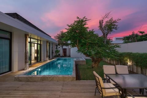 Mono 3bedroom seaside pool villa Villa in Chalong