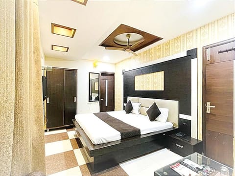 HOTEL CITY NIGHT -- Near Ludhiana Railway Station --Super Suites Rooms -- Special for Families, Couples & Corporate Hotel in Ludhiana