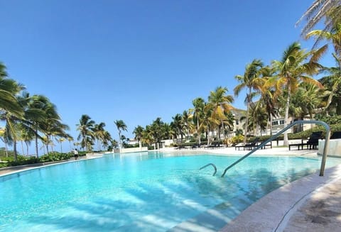 Exclusivos apartamentos con vista a la playa en Aquamarina, Cap Cana Condo in Punta Cana