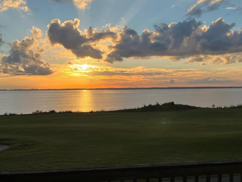 MS19 Sunset Shack Maison in Roanoke Island