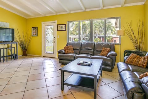 Fort Lauderdale Vacation Rental with Pool and Dock Haus in Lauderdale Isles