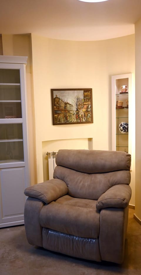 GeoHome- Comfortable Town House- Landlord lives in separate room House in Jerusalem