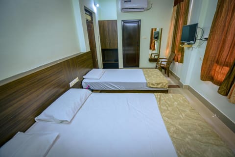 Jagannath Ballav Bhakta Niwas, Grand Road Hotel in Puri