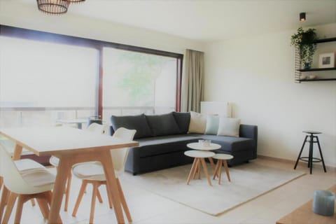 Property building, Living room, Seating area, Dining area
