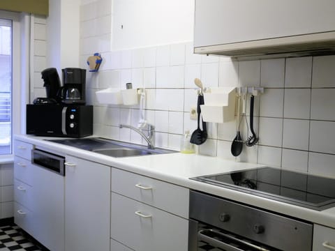 Coffee/tea facilities, Kitchen or kitchenette, minibar, pet friendly, stove