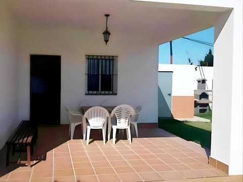 Chalet en El Palmar junto al mar House in El Palmar de Vejer