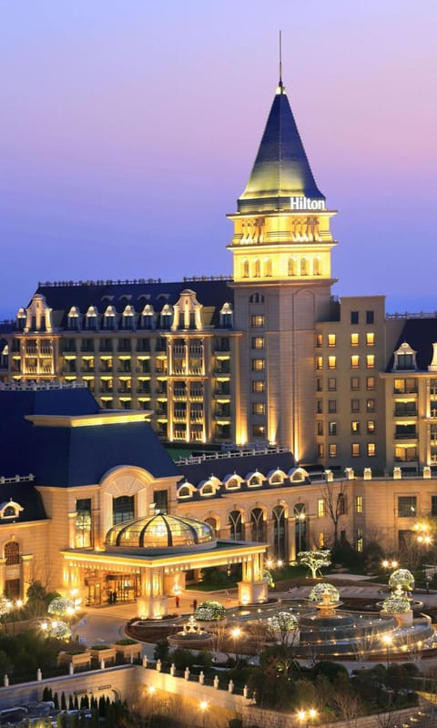 Hilton Qingdao Golden Beach - Beer Halls Hotel in Qingdao