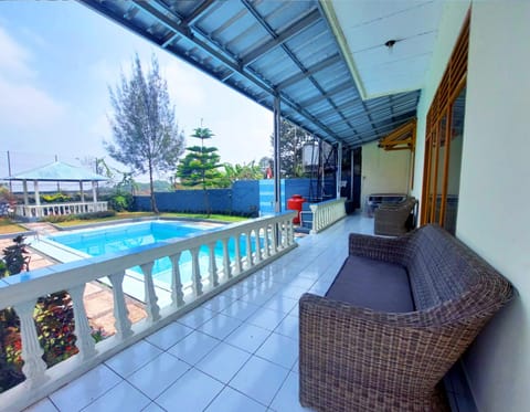 Balcony/Terrace, Pool view, Swimming pool, Swimming pool