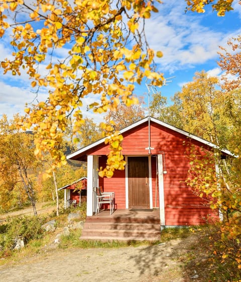 Kilpisjärven Retkeilykeskus Cottages Campground/ 
RV Resort in Lapland