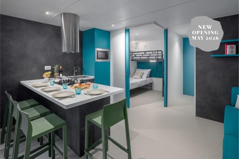 Kitchen or kitchenette, Photo of the whole room, Dining area