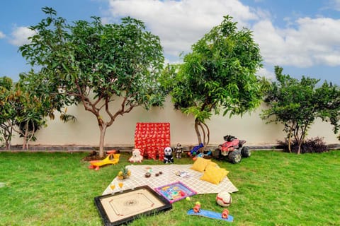StayVista's Arna Homestays - Cozy Rooms with Mountain View, Garden & Terrace Villa in Udaipur
