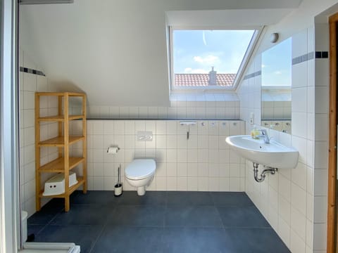 Ferienhaus Wiesengeflüster W10 - mit Sauna, Kamin und Garten House in Röbel