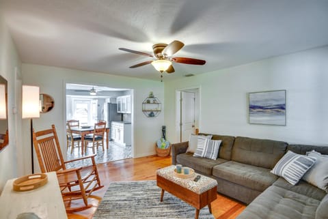 Dog-Friendly Daytona Beach Cottage with Patio! Maison in Holly Hill