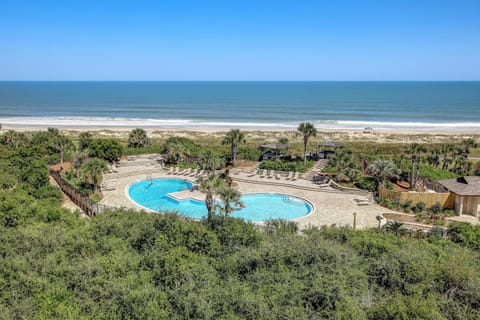 Day, Natural landscape, Bird's eye view, Beach, Pool view, Sea view, Swimming pool, sunbed