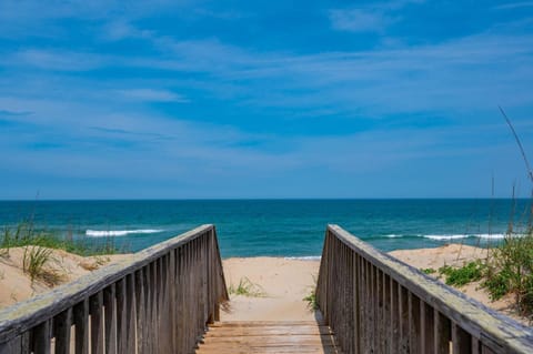 NH348 Barefootin' House in Nags Head