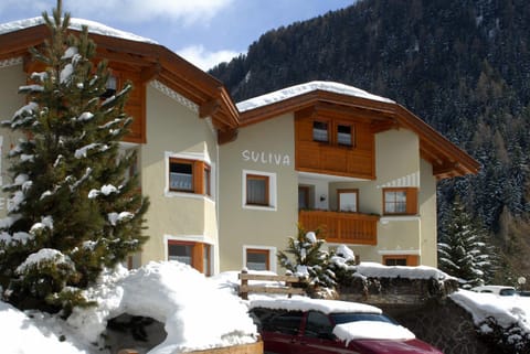 Facade/entrance, Winter