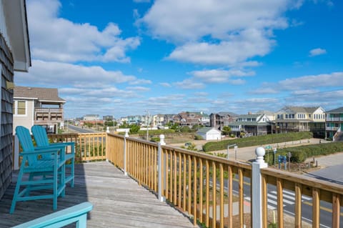 NH280 Moonstruck House in Nags Head